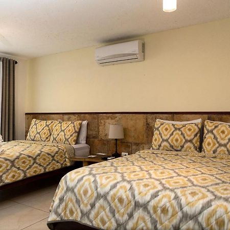 Hotel Amar Inn بويرتو موريلوس المظهر الخارجي الصورة